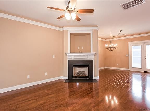 3rd image of 8027 Baylis Dr