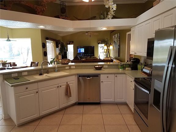 4th image of 284 Rotonda Blvd E
