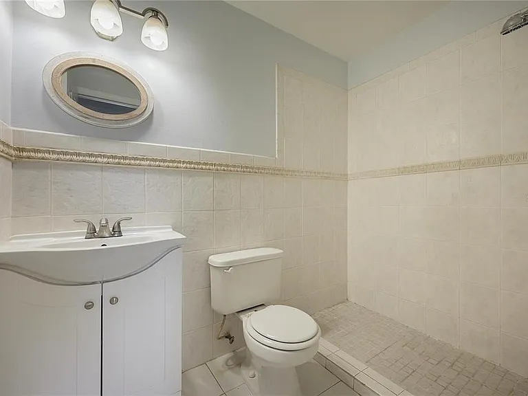 2608 Hidden Lake Dr N #C — Photo 13