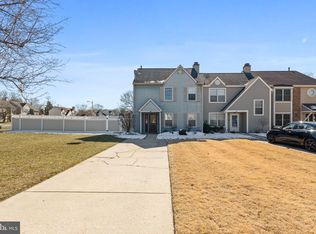 18 Meeting House Ln, Turnersville, NJ 08012