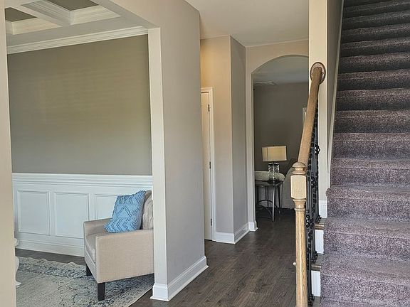 2nd image of 1161 Yellowwood Dr