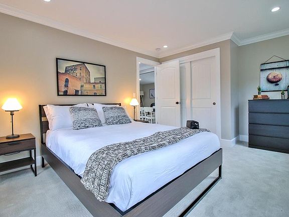 5th image of 1079 Portola Ave