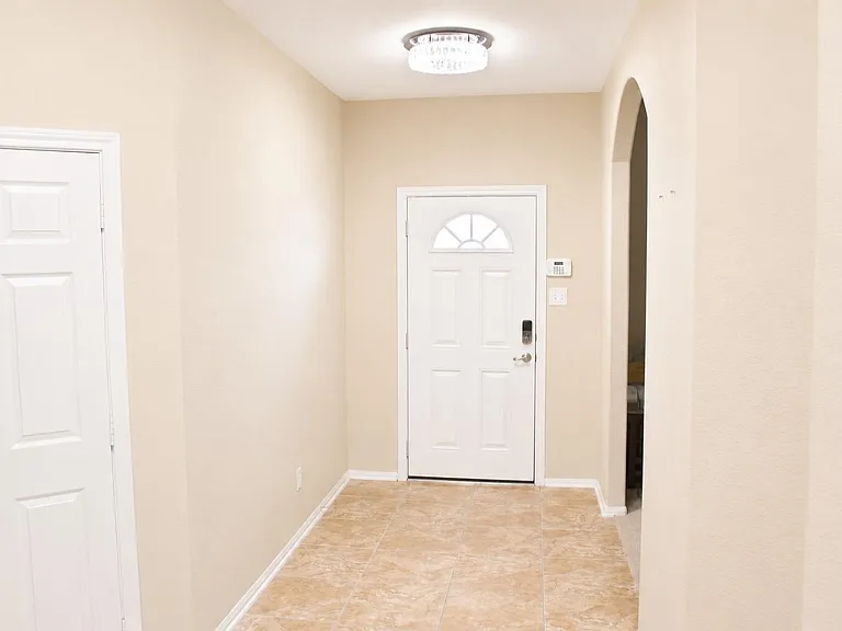 2814 Silver Bend Ln — Photo 7