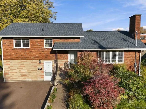 53 Macbeath Ave, Moncton, NB E1C 6Z2