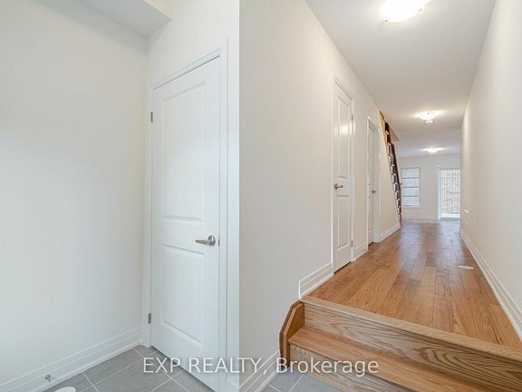 4th image of 209 Wyndham St