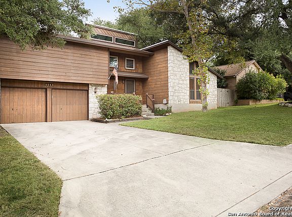 3rd image of 5543 Timber Canyon St