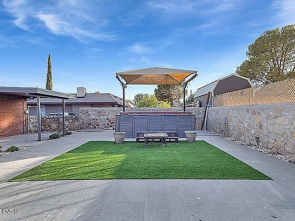 25th image of 3709 Roslyn Dr