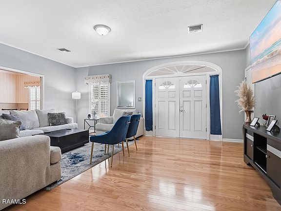 4th image of 408 Wildwood Dr
