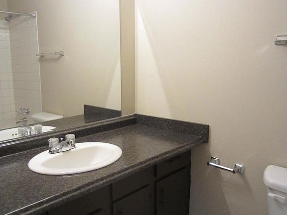 4th image of 4506 Villagreen Dr