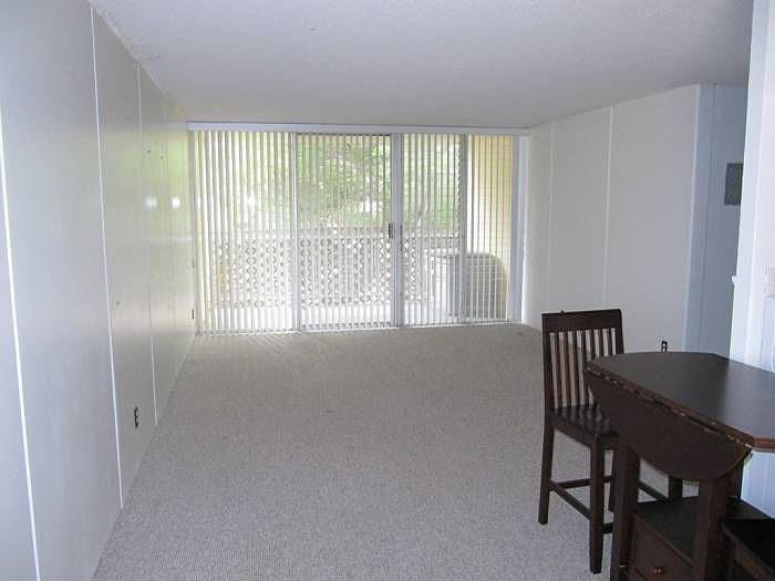 Entry to living view