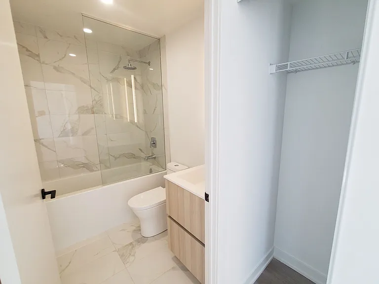 215 Lakeshore Rd W #347 — Photo 8