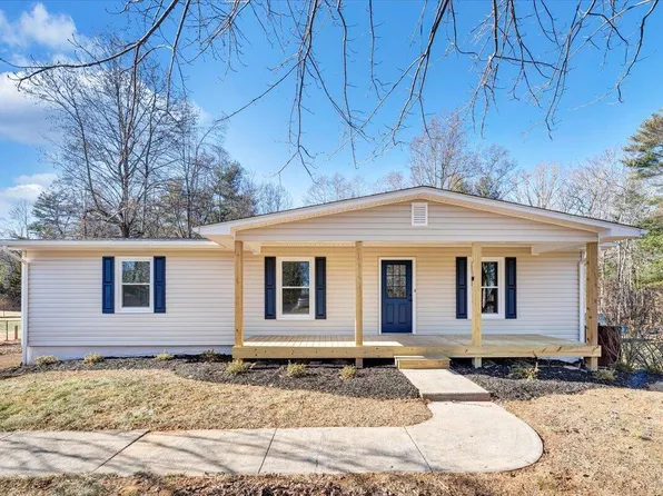 431 Rakes Rd, Rocky Mount, VA 24151
