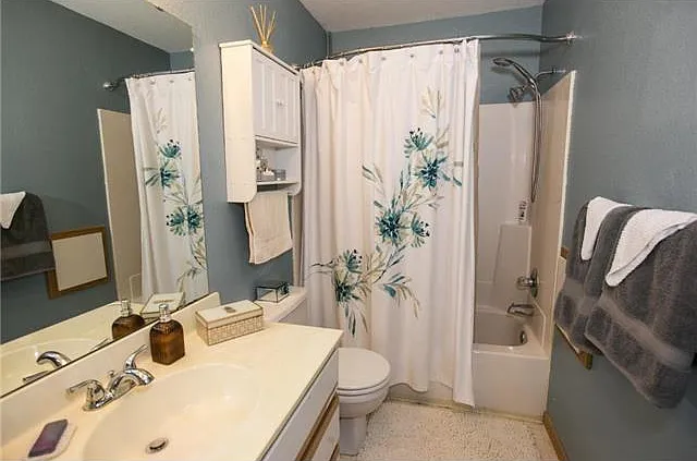 6155 Courtly Alcove #A — Photo 5