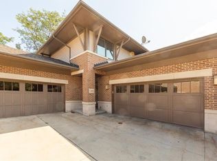 1389 Slate Ct, Cleveland Heights, OH 44118