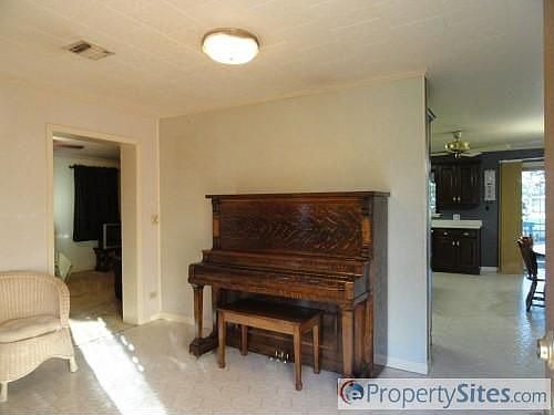 5th image of 105 Saint Louis St