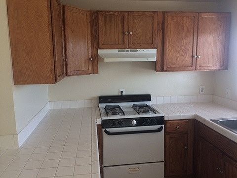 3rd image of 3540 1/2 Euclid Ave