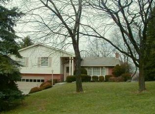 1189 Billings Dr, Pittsburgh, PA 15241