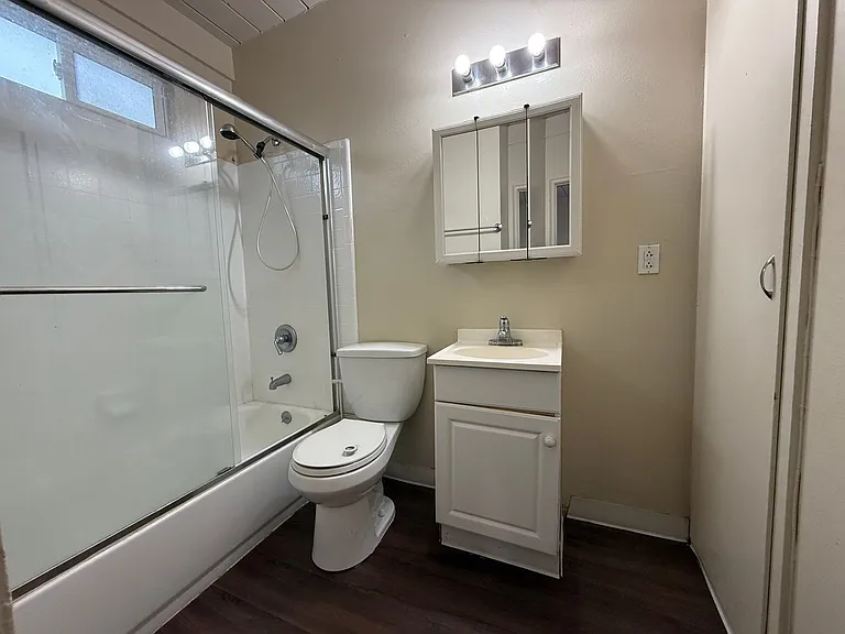 1047 Rich Ave — Photo 6