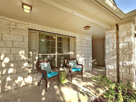 3rd image of 1616 Westmeadow Trl