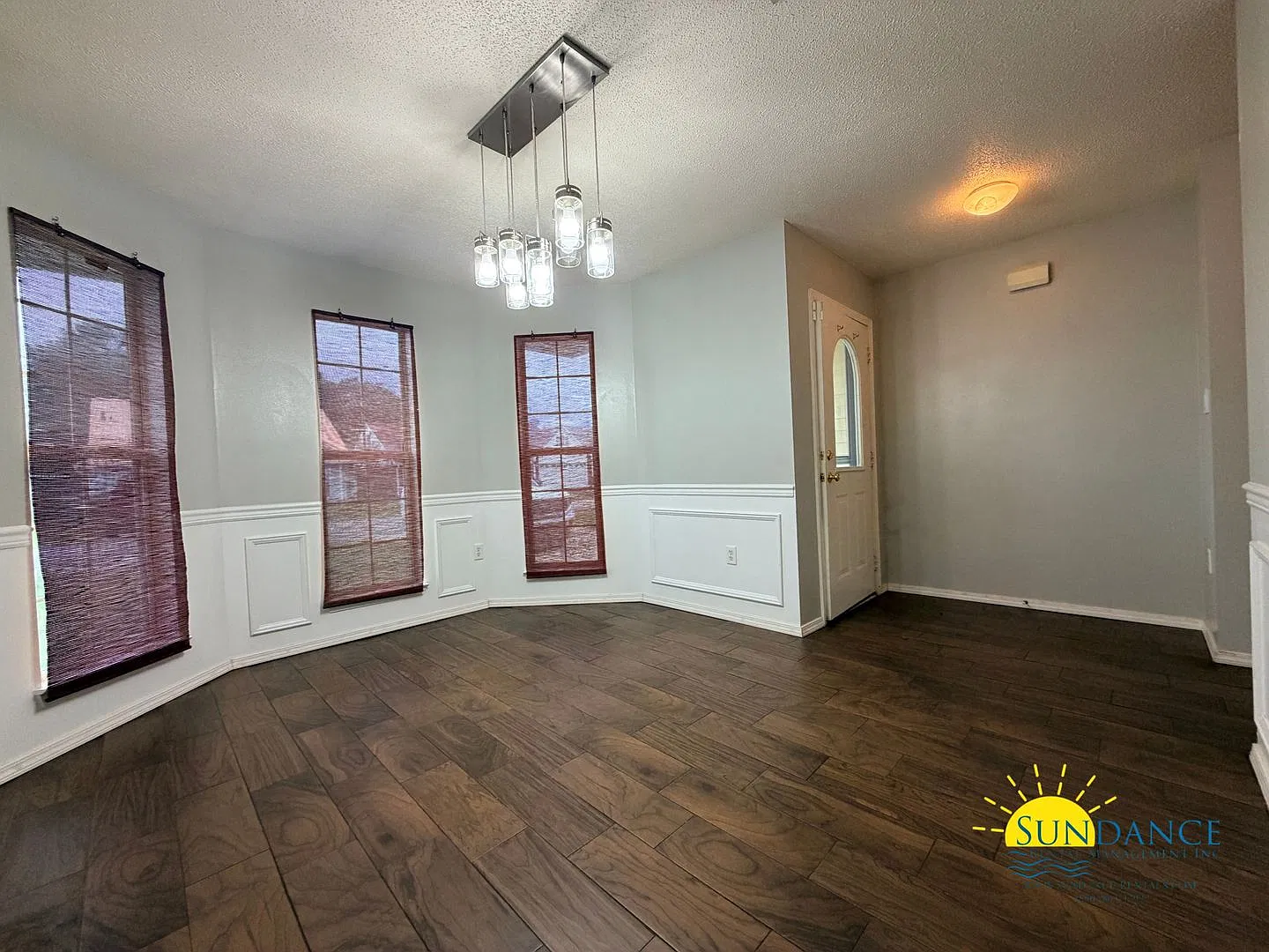 Spacious 4 Bedroom Home in Hunter's Run Subdivision! — Photo 2