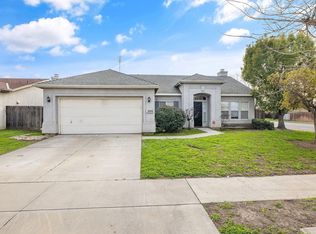 1899 Martinho Ave, Tulare, CA 93274
