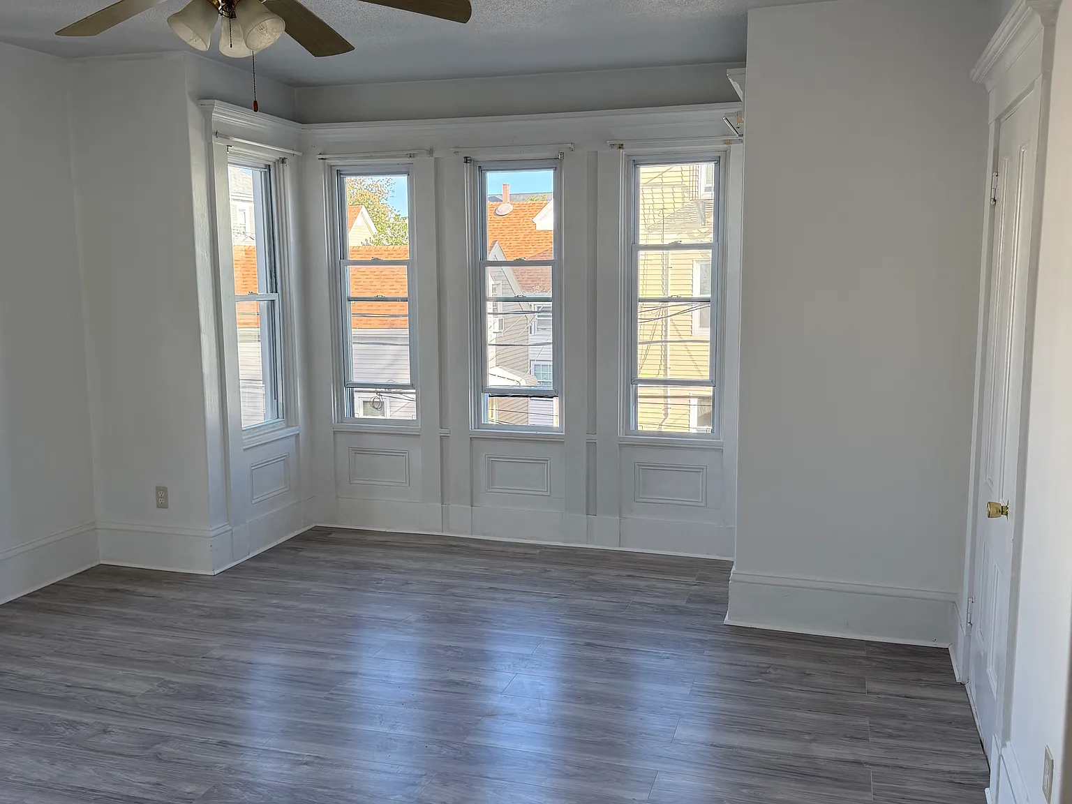 3 bed, $2,200 — Photo 4