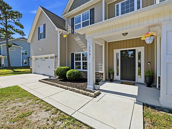 3rd image of 534 Saratoga Road