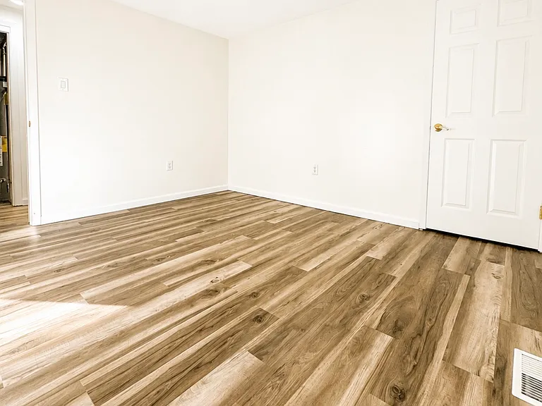 304 Lake Crystalbrook Dr — Photo 28