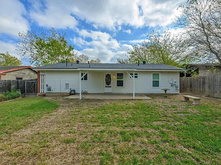 5704 Cedardale Dr — Photo 19