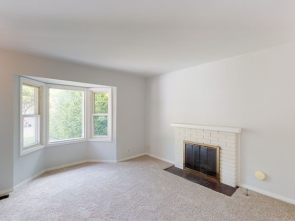 3rd image of 1603 S 261st Pl