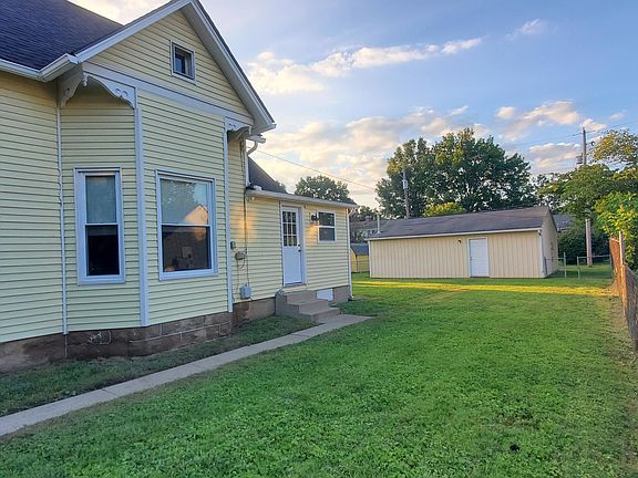 3rd image of 940 Lawnview Ave