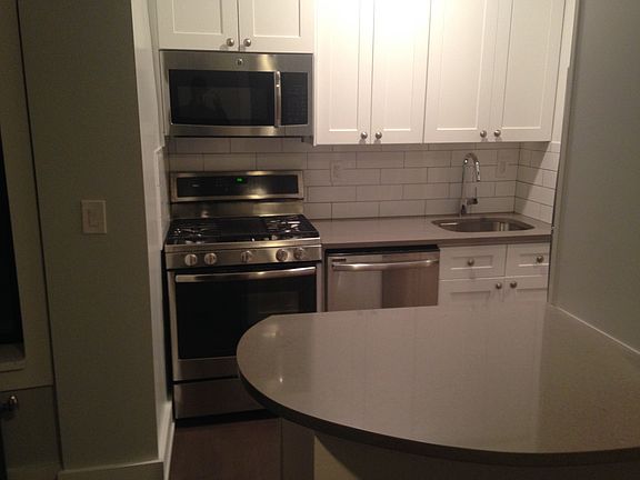 4th image of 250 Pacific St APT 17