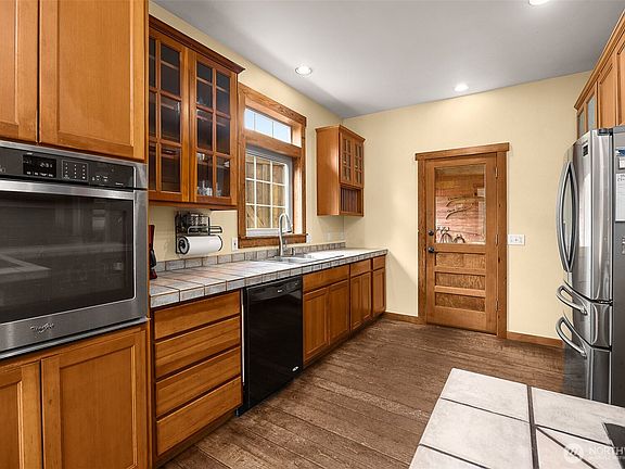 5th image of 19529 17th Drive NE