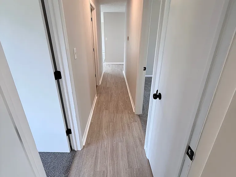 1607 Cloverfield Dr — Photo 5