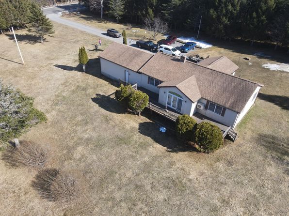 638 Franklin Road, Jay, ME 04239