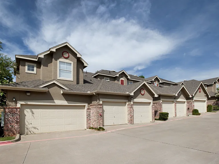 Eleven11 Lexington at Flower Mound — Photo 17