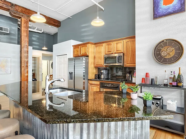 2560 Blake St #101 — Photo 4