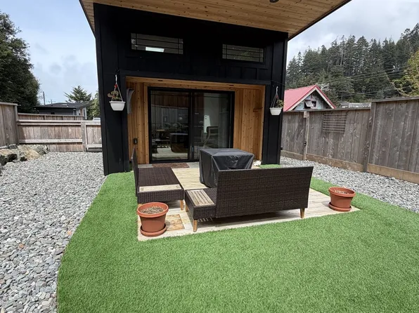 94254 11th St, Gold Beach, OR 97444