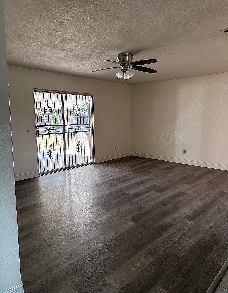 3 bed, 1128 sqft, $2,100 — Photo 1