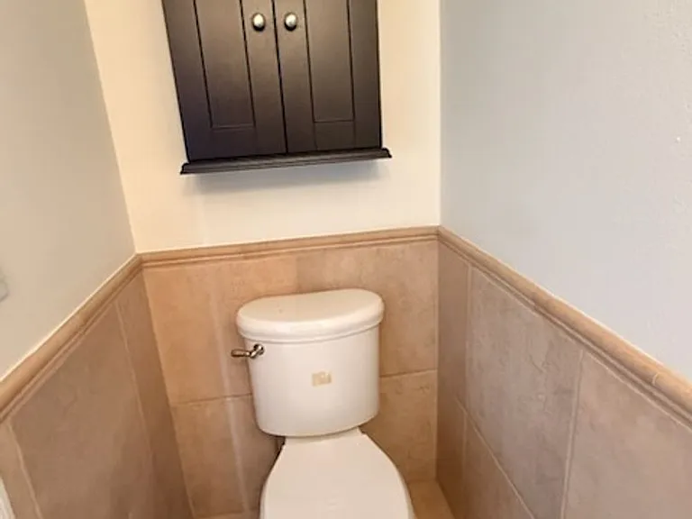 2237 Fletchers Point Cir — Photo 10