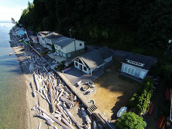 2nd image of 3121 Shoreline Dr