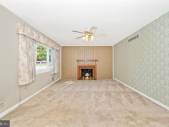 5th image of 53 Sherwood Dr