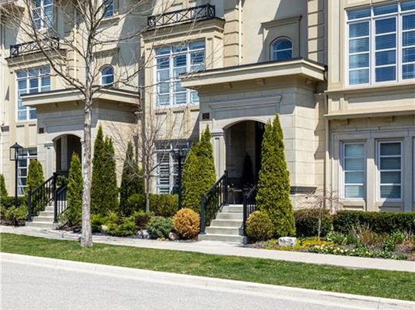 251 Hanover St, Oakville, ON L6K 0H3
