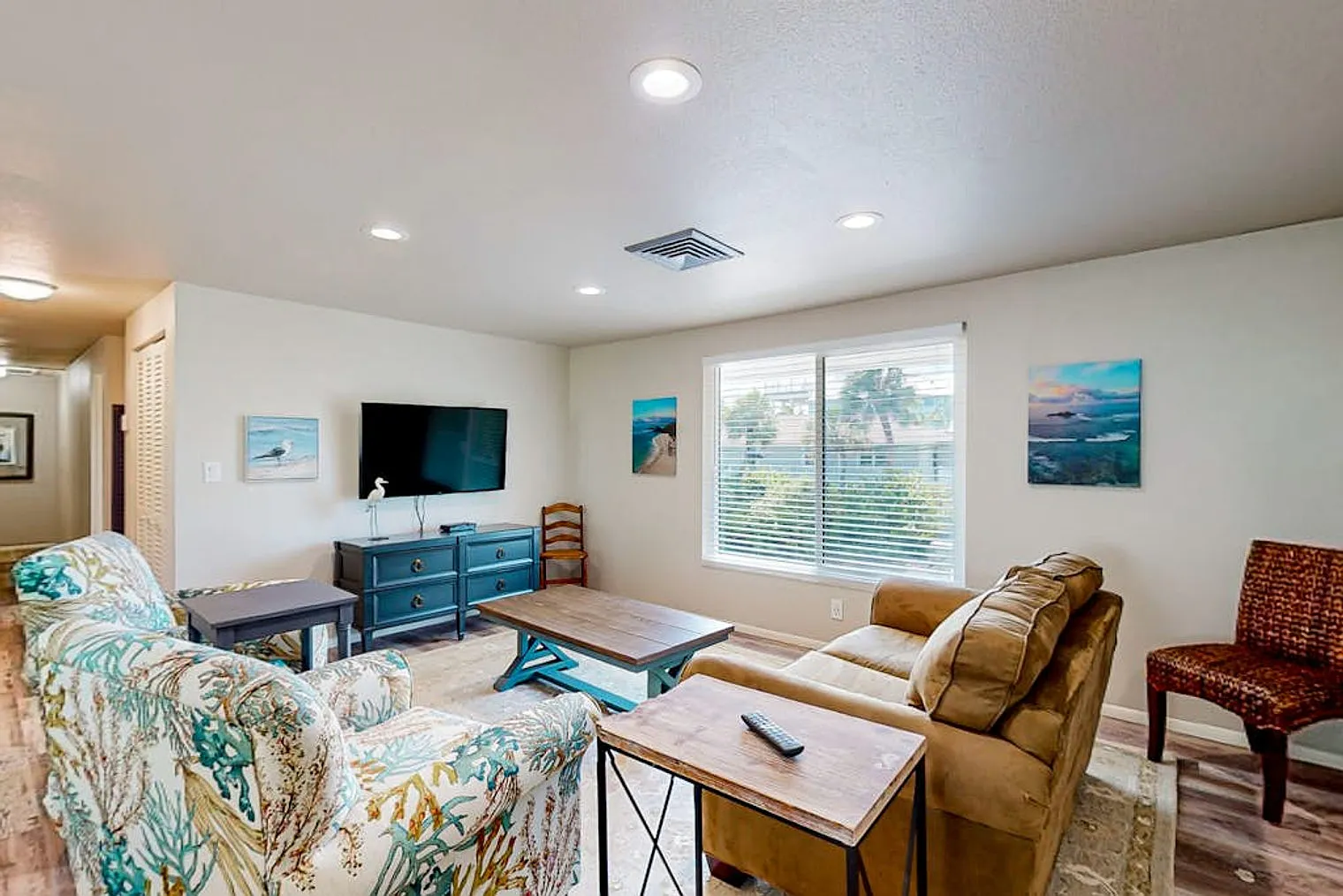 2 bed, 1.0 bath, 516 sqft, $1,951 — Photo 1