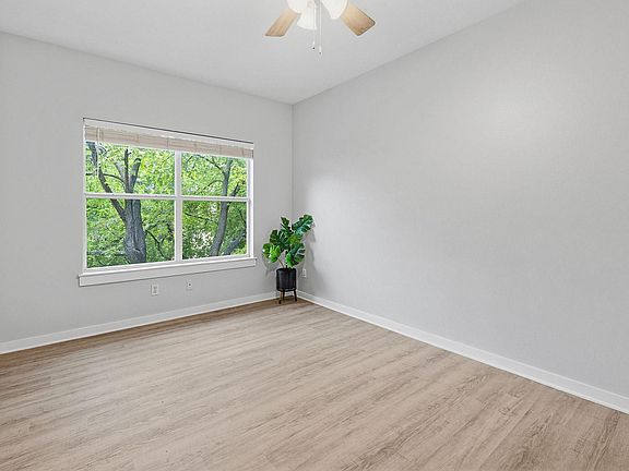 3rd image of 2106 Cullen Ave APT 206