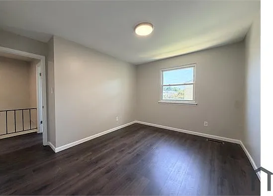494 Kenilworth Ct — Photo 11