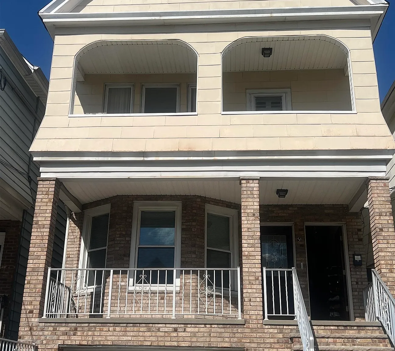 3 bed, 1.0 bath, $2,500 — Photo 1