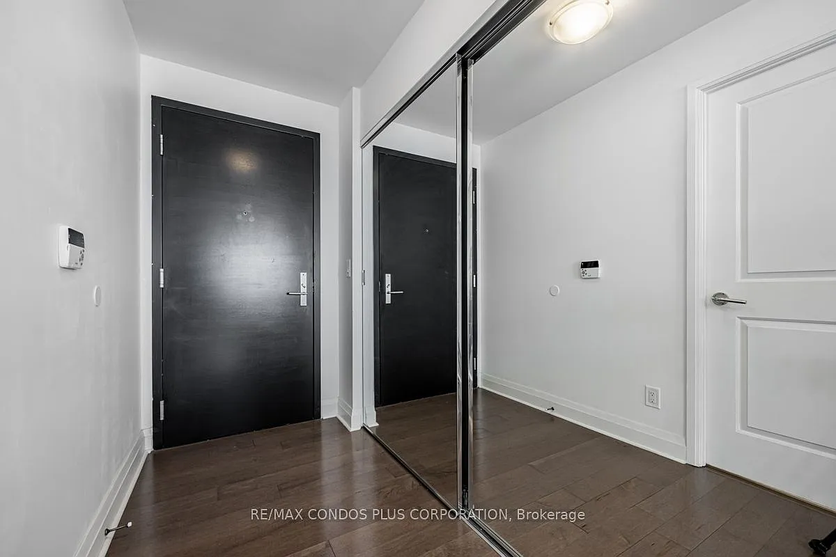 Building Photo - 65 Saint Mary St #3308