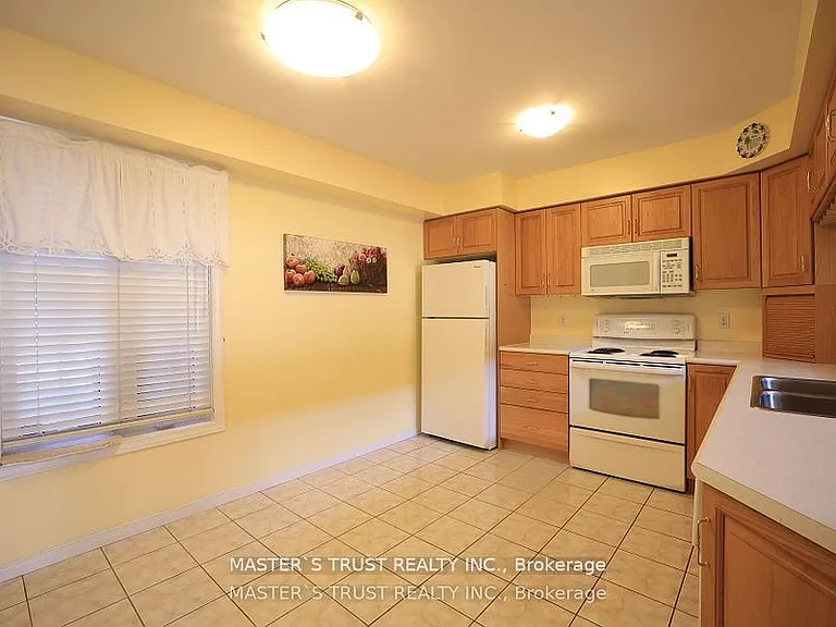 784 Gordon St #6 — Photo 4