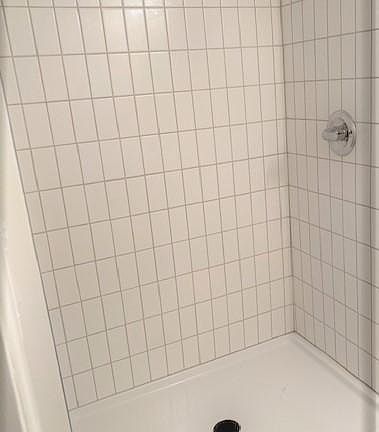 2nd image of 4530 Lafayette Ave APT 4